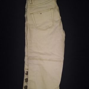 White used Baby Phat capris jeans size 9